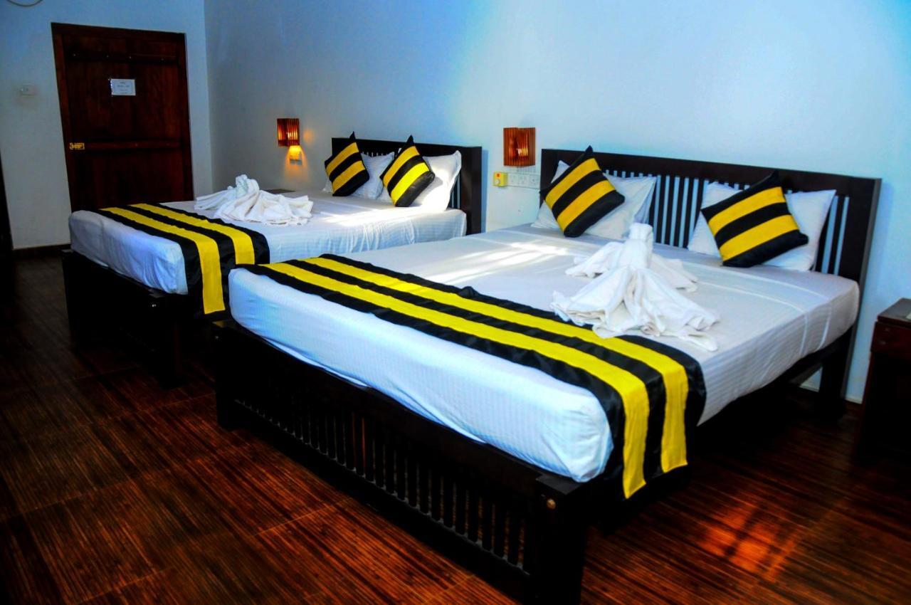 Happy Banana Hotel Унаватуна Екстер'єр фото