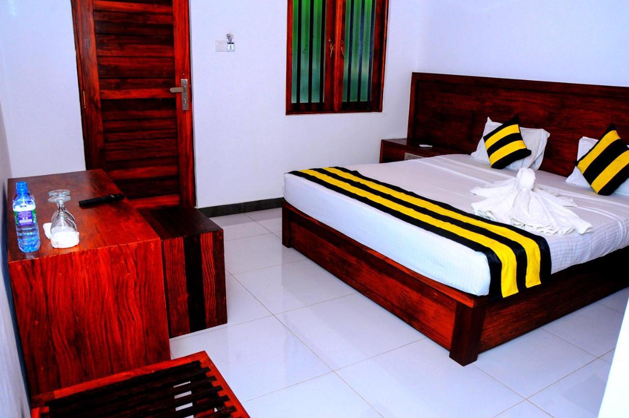 Happy Banana Hotel Унаватуна Екстер'єр фото