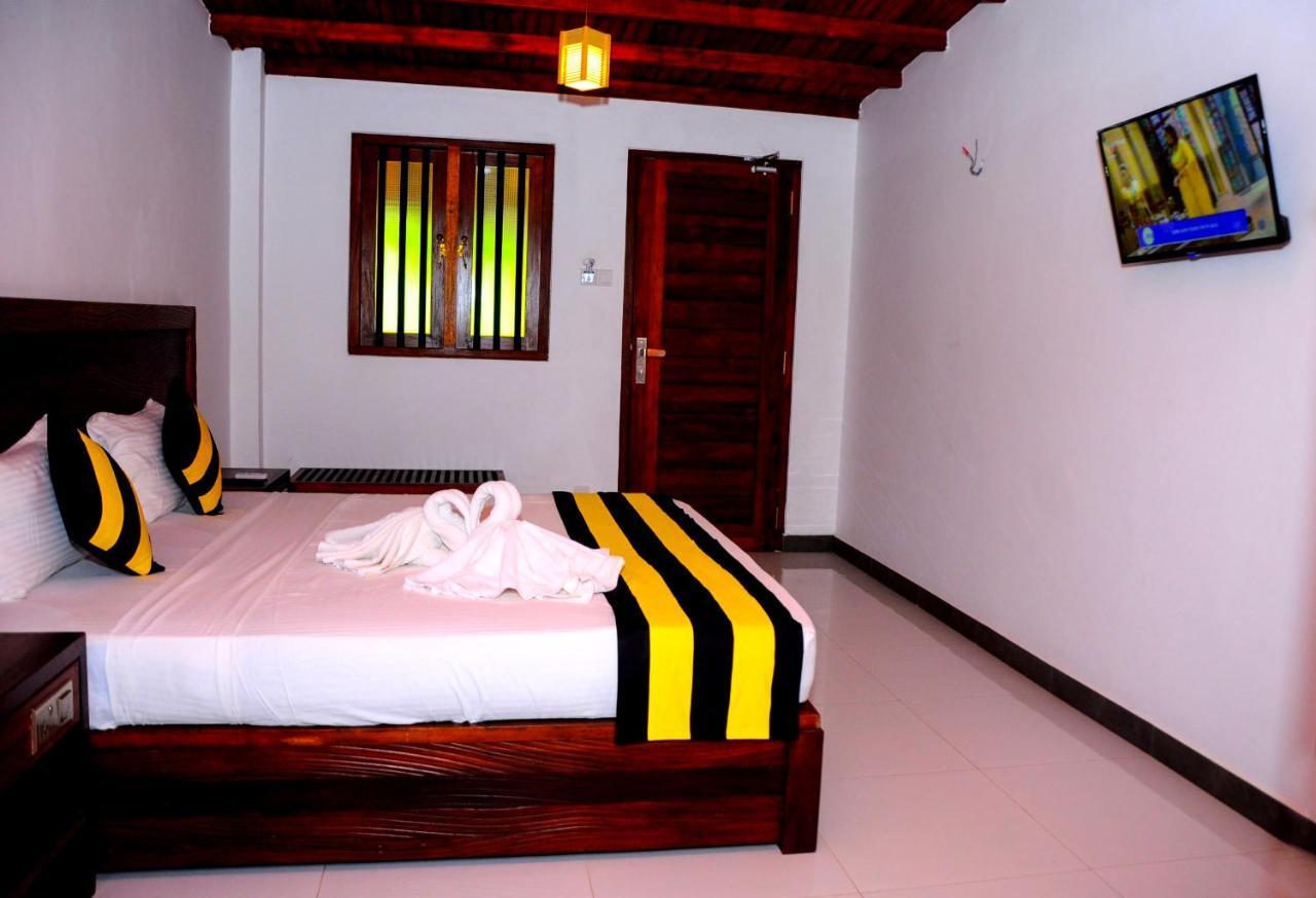 Happy Banana Hotel Унаватуна Екстер'єр фото
